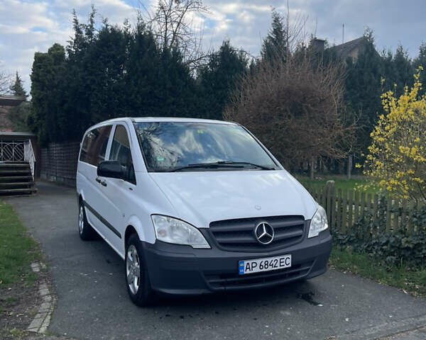 Белый Мерседес Вито, объемом двигателя 2.14 л и пробегом 330 тыс. км за 14900 $, фото 1 на Automoto.ua