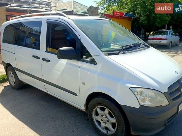 Білий Мерседес Віто, об'ємом двигуна 2.12 л та пробігом 250 тис. км за 9200 $, фото 1 на Automoto.ua