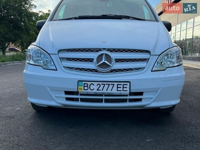 Белый Мерседес Вито, объемом двигателя 2.2 л и пробегом 335 тыс. км за 12900 $, фото 1 на Automoto.ua