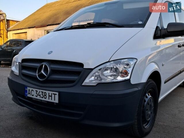 Білий Мерседес Віто, об'ємом двигуна 2.2 л та пробігом 292 тис. км за 14000 $, фото 1 на Automoto.ua