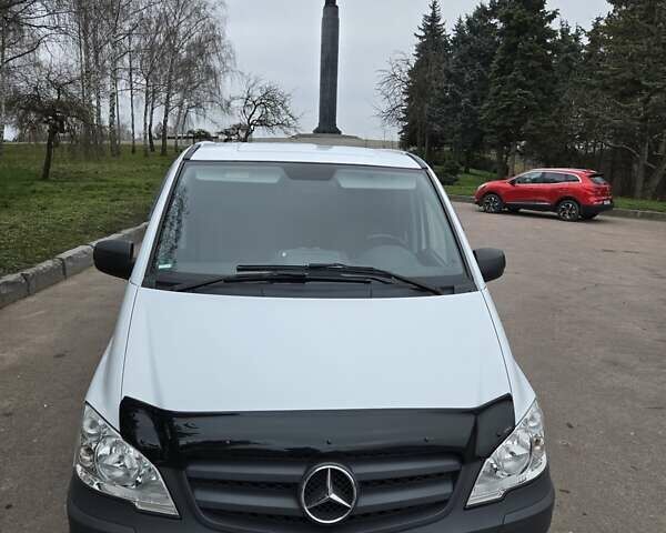 Білий Мерседес Віто, об'ємом двигуна 2.14 л та пробігом 201 тис. км за 18200 $, фото 1 на Automoto.ua