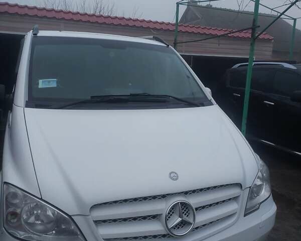 Білий Мерседес Віто, об'ємом двигуна 2.14 л та пробігом 220 тис. км за 10500 $, фото 1 на Automoto.ua