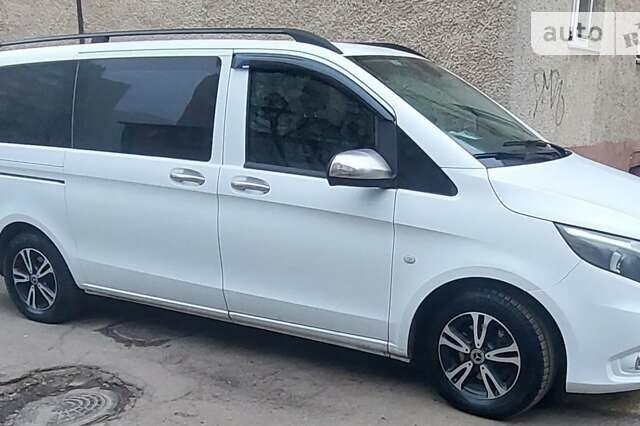 Білий Мерседес Віто, об'ємом двигуна 1.6 л та пробігом 225 тис. км за 16000 $, фото 1 на Automoto.ua