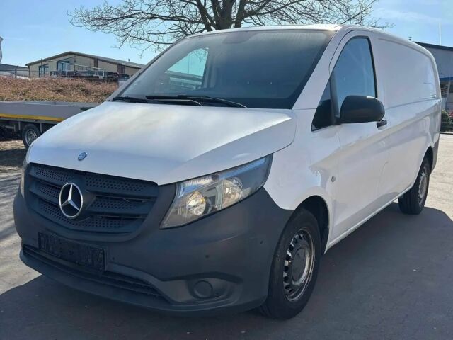 Белый Мерседес Вито, объемом двигателя 1.6 л и пробегом 83 тыс. км за 14700 $, фото 1 на Automoto.ua