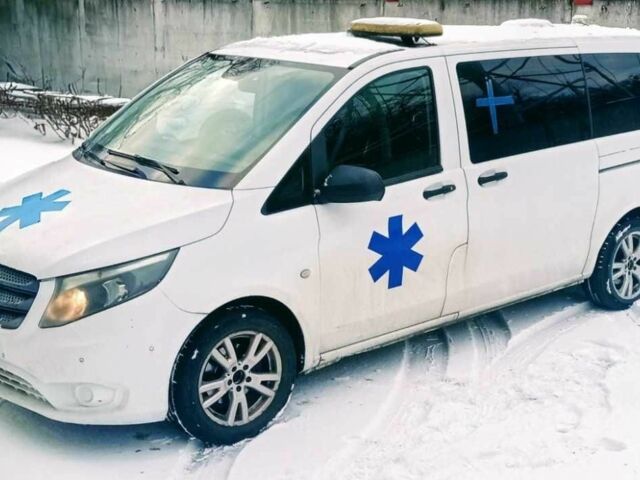 Білий Мерседес Віто, об'ємом двигуна 2.2 л та пробігом 442 тис. км за 9450 $, фото 1 на Automoto.ua