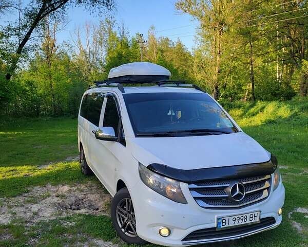 Белый Мерседес Вито, объемом двигателя 2.2 л и пробегом 447 тыс. км за 18600 $, фото 1 на Automoto.ua
