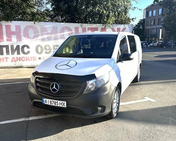 Белый Мерседес Вито, объемом двигателя 1.6 л и пробегом 243 тыс. км за 14000 $, фото 1 на Automoto.ua
