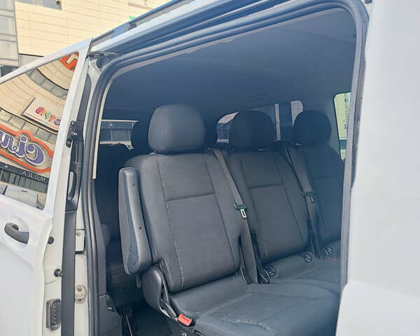 Белый Мерседес Вито, объемом двигателя 2.14 л и пробегом 252 тыс. км за 21000 $, фото 1 на Automoto.ua