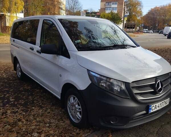Белый Мерседес Вито, объемом двигателя 2.14 л и пробегом 285 тыс. км за 21500 $, фото 1 на Automoto.ua