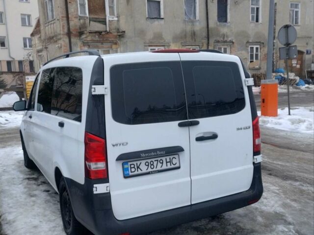 Белый Мерседес Вито, объемом двигателя 2.14 л и пробегом 217 тыс. км за 20000 $, фото 1 на Automoto.ua