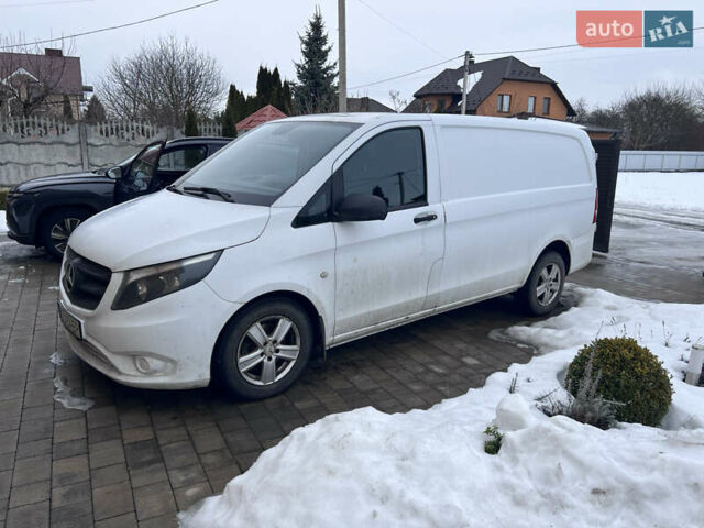 Белый Мерседес Вито, объемом двигателя 1.6 л и пробегом 370 тыс. км за 14500 $, фото 1 на Automoto.ua