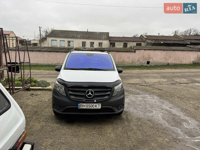 Белый Мерседес Вито, объемом двигателя 2.14 л и пробегом 308 тыс. км за 15500 $, фото 1 на Automoto.ua