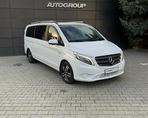 Белый Мерседес Вито, объемом двигателя 2.14 л и пробегом 161 тыс. км за 28500 $, фото 1 на Automoto.ua