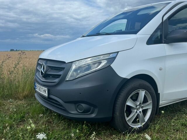 Білий Мерседес Віто, об'ємом двигуна 2.2 л та пробігом 330 тис. км за 23500 $, фото 1 на Automoto.ua