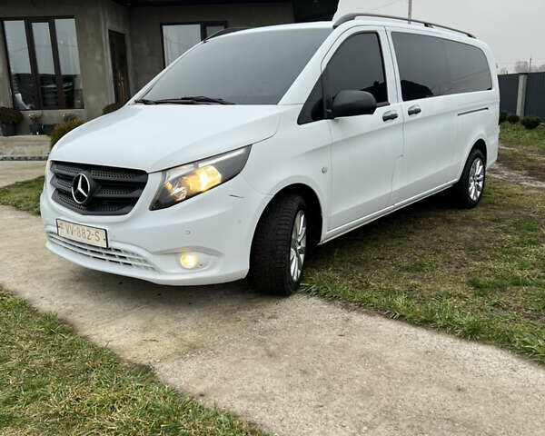 Белый Мерседес Вито, объемом двигателя 2.14 л и пробегом 259 тыс. км за 20500 $, фото 1 на Automoto.ua