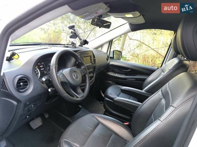 Белый Мерседес Вито, объемом двигателя 2.14 л и пробегом 250 тыс. км за 29065 $, фото 1 на Automoto.ua