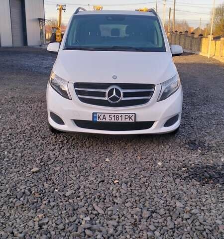 Белый Мерседес Вито, объемом двигателя 2.14 л и пробегом 191 тыс. км за 29800 $, фото 1 на Automoto.ua