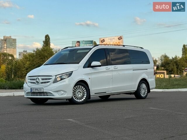 Белый Мерседес Вито, объемом двигателя 2.2 л и пробегом 329 тыс. км за 29900 $, фото 1 на Automoto.ua