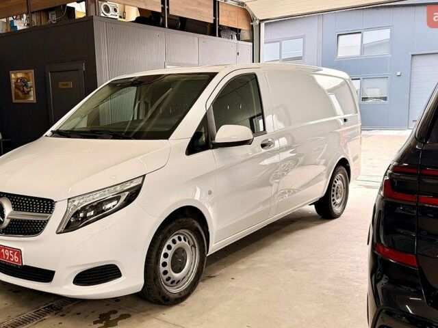 Белый Мерседес Вито, объемом двигателя 2 л и пробегом 235 тыс. км за 21000 $, фото 1 на Automoto.ua