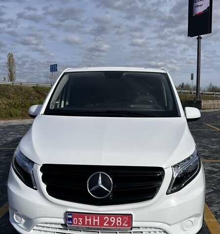 Белый Мерседес Вито, объемом двигателя 2 л и пробегом 258 тыс. км за 22500 $, фото 1 на Automoto.ua