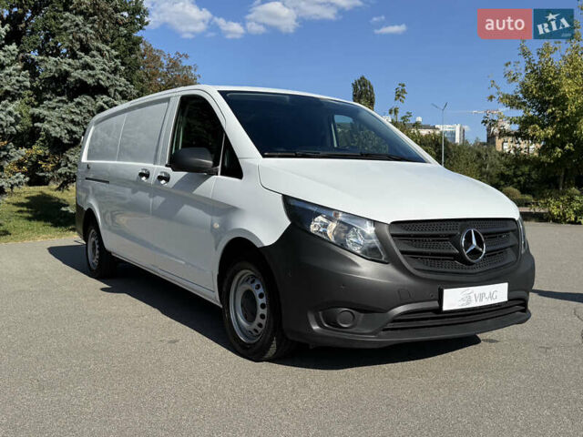 Белый Мерседес Вито, объемом двигателя 2.1 л и пробегом 55 тыс. км за 26999 $, фото 1 на Automoto.ua
