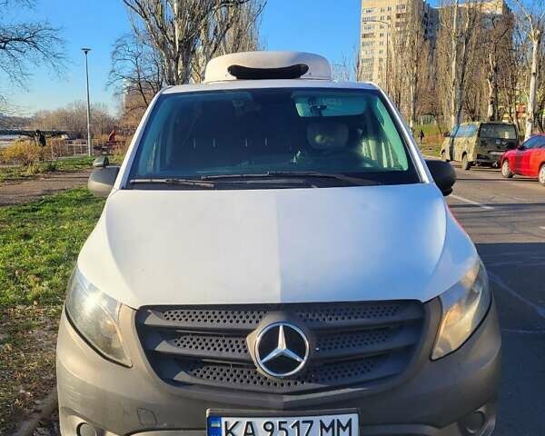 Білий Мерседес Віто, об'ємом двигуна 2.14 л та пробігом 416 тис. км за 18600 $, фото 1 на Automoto.ua
