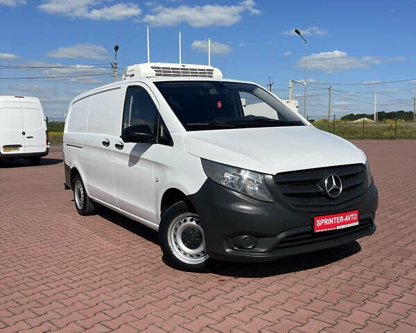 Белый Мерседес Вито, объемом двигателя 2.1 л и пробегом 256 тыс. км за 18900 $, фото 1 на Automoto.ua