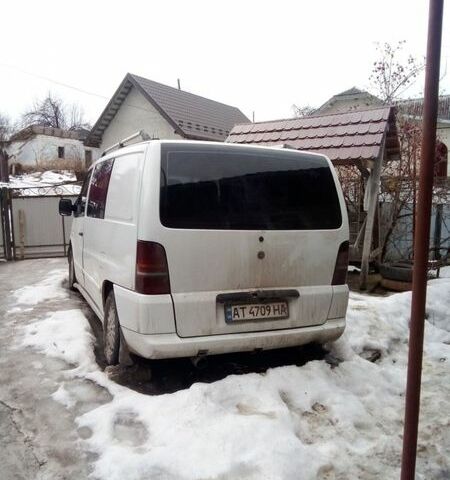 Белый Мерседес Вито, объемом двигателя 2.2 л и пробегом 450 тыс. км за 5000 $, фото 1 на Automoto.ua