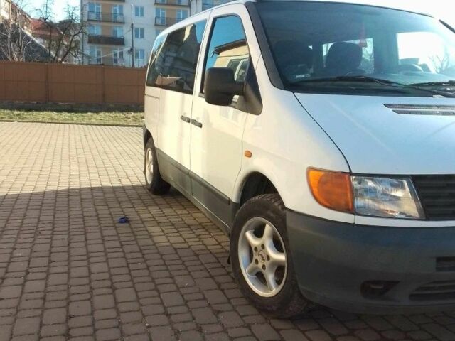 Белый Мерседес Вито, объемом двигателя 2.3 л и пробегом 370 тыс. км за 3300 $, фото 1 на Automoto.ua