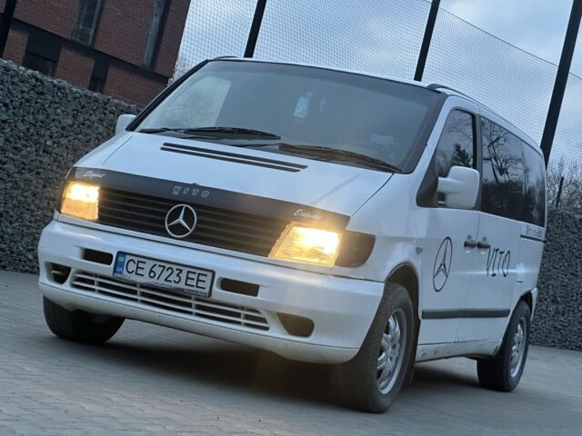 Белый Мерседес Вито, объемом двигателя 2.2 л и пробегом 300 тыс. км за 4300 $, фото 1 на Automoto.ua