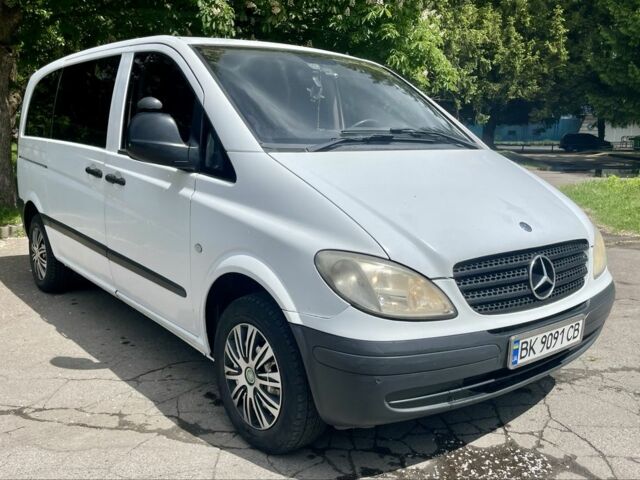 Белый Мерседес Вито, объемом двигателя 2.1 л и пробегом 268 тыс. км за 6400 $, фото 1 на Automoto.ua