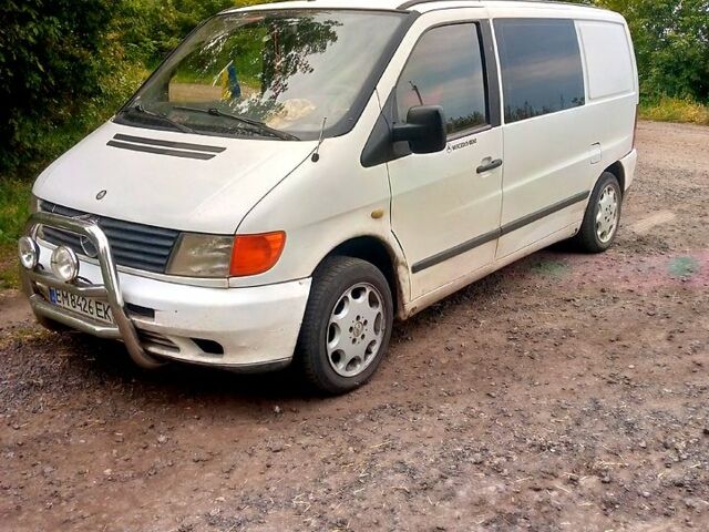 Белый Мерседес Вито, объемом двигателя 2.2 л и пробегом 399 тыс. км за 5000 $, фото 1 на Automoto.ua