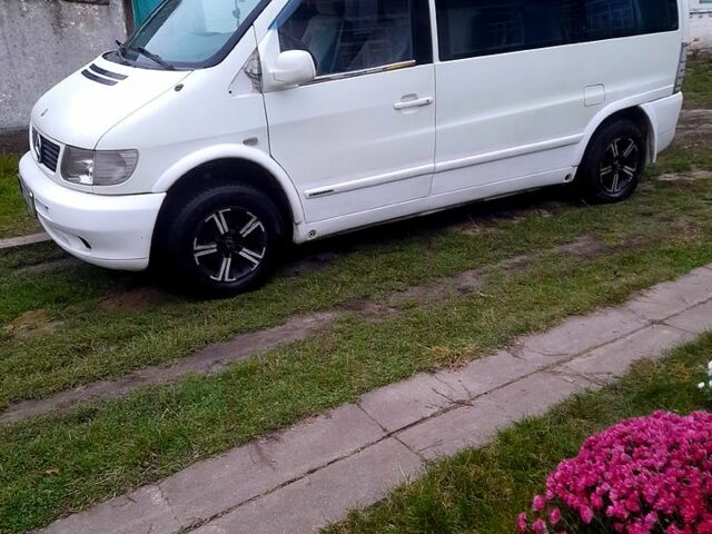 Белый Мерседес Вито, объемом двигателя 2.3 л и пробегом 405 тыс. км за 4500 $, фото 1 на Automoto.ua