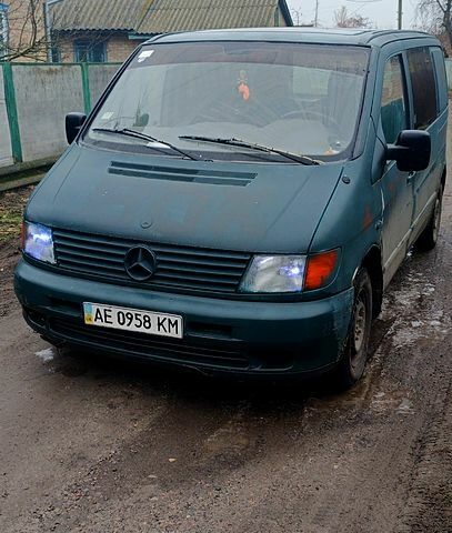 Белый Мерседес Вито, объемом двигателя 2.2 л и пробегом 0 тыс. км за 1800 $, фото 1 на Automoto.ua