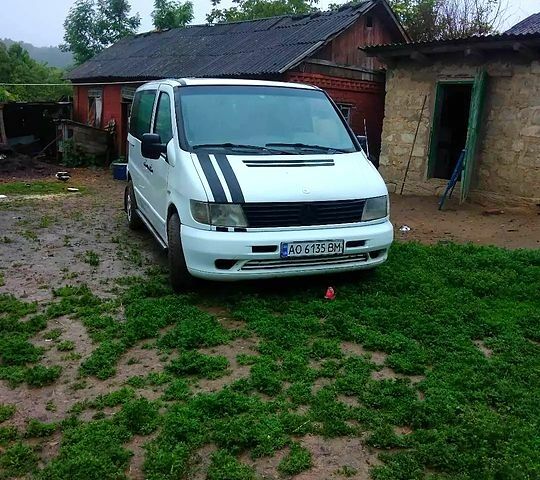 Белый Мерседес Вито, объемом двигателя 2.2 л и пробегом 497 тыс. км за 3500 $, фото 1 на Automoto.ua