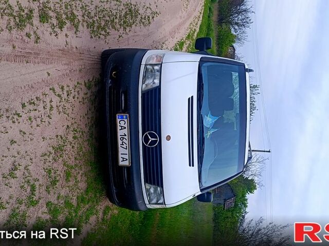 Білий Мерседес Віто, об'ємом двигуна 2.2 л та пробігом 385 тис. км за 4000 $, фото 1 на Automoto.ua