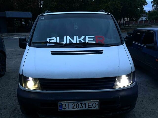 Белый Мерседес Вито, объемом двигателя 2.2 л и пробегом 400 тыс. км за 5500 $, фото 1 на Automoto.ua