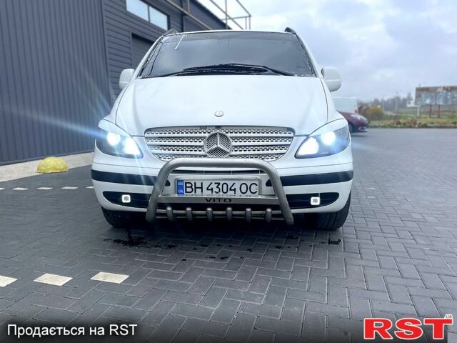 Білий Мерседес Віто, об'ємом двигуна 2.1 л та пробігом 400 тис. км за 8800 $, фото 1 на Automoto.ua