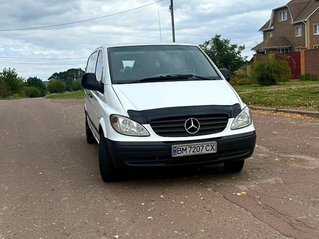 Белый Мерседес Вито, объемом двигателя 2.1 л и пробегом 370 тыс. км за 6300 $, фото 1 на Automoto.ua