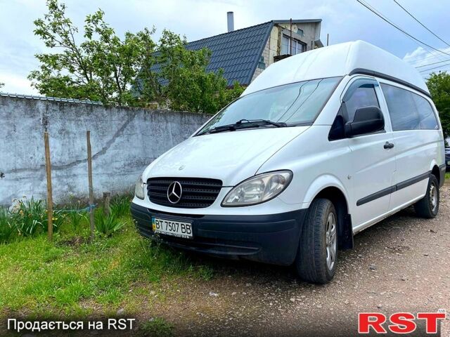 Белый Мерседес Вито, объемом двигателя 2.1 л и пробегом 500 тыс. км за 5900 $, фото 1 на Automoto.ua