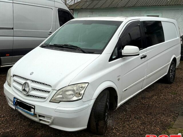 Белый Мерседес Вито, объемом двигателя 2.2 л и пробегом 200 тыс. км за 7100 $, фото 1 на Automoto.ua