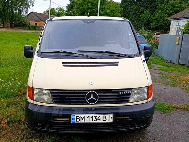 Бежевый Мерседес Вито, объемом двигателя 2.3 л и пробегом 200 тыс. км за 2000 $, фото 1 на Automoto.ua
