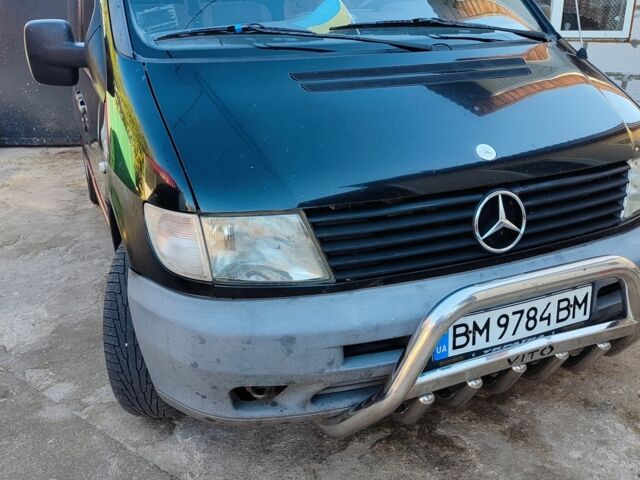 Черный Мерседес Вито, объемом двигателя 2.1 л и пробегом 295 тыс. км за 4200 $, фото 1 на Automoto.ua