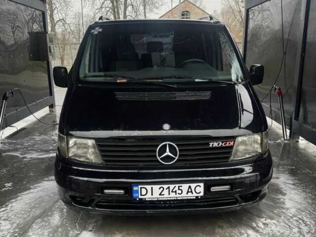 Черный Мерседес Вито, объемом двигателя 2.1 л и пробегом 515 тыс. км за 5250 $, фото 1 на Automoto.ua