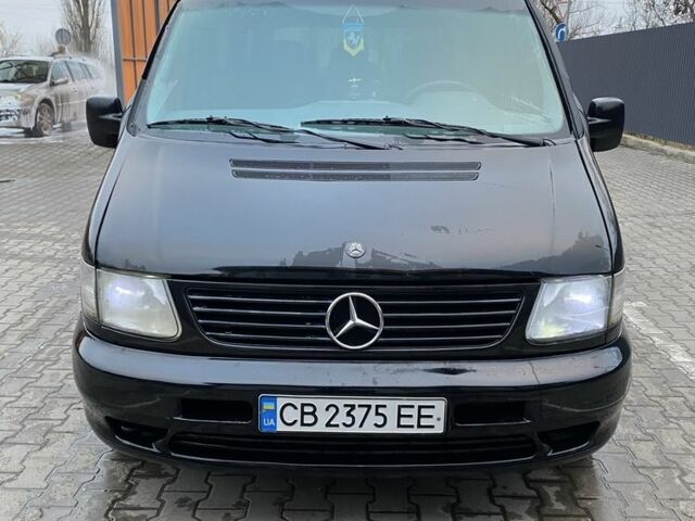 Черный Мерседес Вито, объемом двигателя 2.2 л и пробегом 200 тыс. км за 4300 $, фото 1 на Automoto.ua
