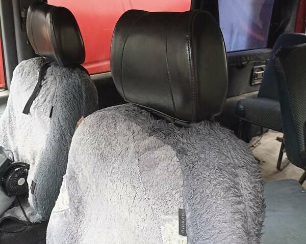 Черный Мерседес Вито, объемом двигателя 2.3 л и пробегом 900 тыс. км за 2000 $, фото 1 на Automoto.ua