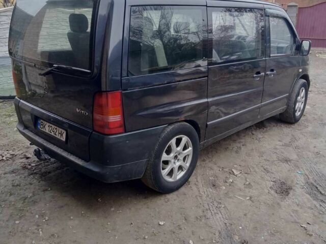 Черный Мерседес Вито, объемом двигателя 0 л и пробегом 490 тыс. км за 3850 $, фото 1 на Automoto.ua