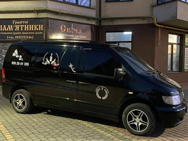 Черный Мерседес Вито, объемом двигателя 2.2 л и пробегом 300 тыс. км за 6700 $, фото 1 на Automoto.ua
