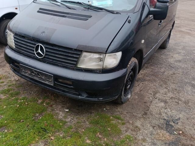 Черный Мерседес Вито, объемом двигателя 2.2 л и пробегом 240 тыс. км за 2900 $, фото 1 на Automoto.ua