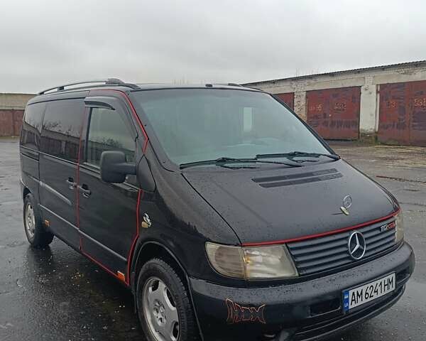 Черный Мерседес Вито, объемом двигателя 2.15 л и пробегом 520 тыс. км за 4950 $, фото 1 на Automoto.ua
